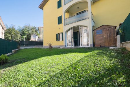 Casa indipendente con il giardino a Carcare