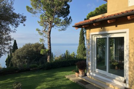 Villa bifamiliare vista mare a Trieste