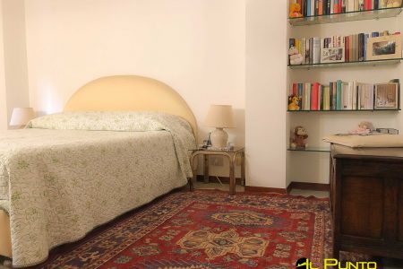 SANREMO appartamento grande bilocale con terrazza e giardino.