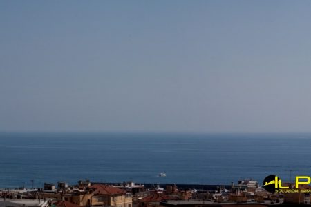 SANREMO appartamento a pochi passi dal centro con piena vista mare